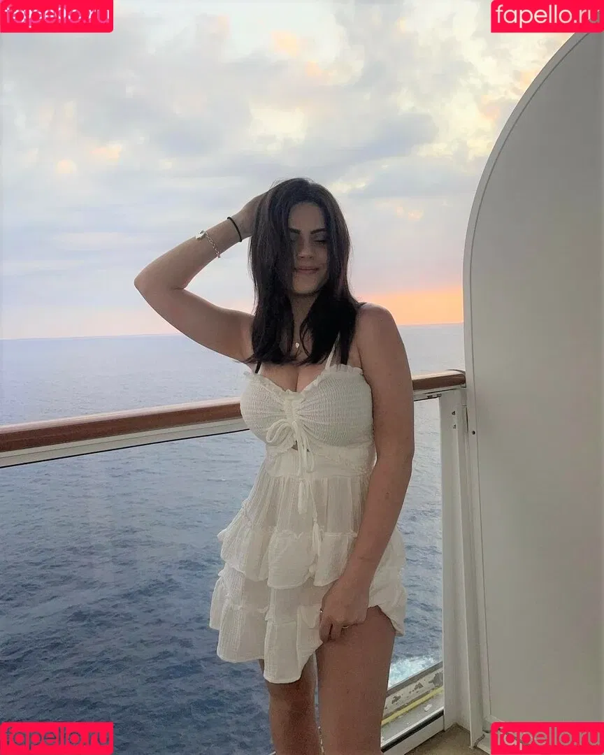 Emiliee Russo Onlyfans Photo Gallery 