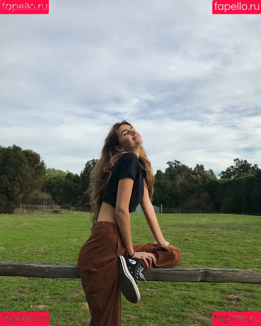 Emiliee Russo Onlyfans Photo Gallery 