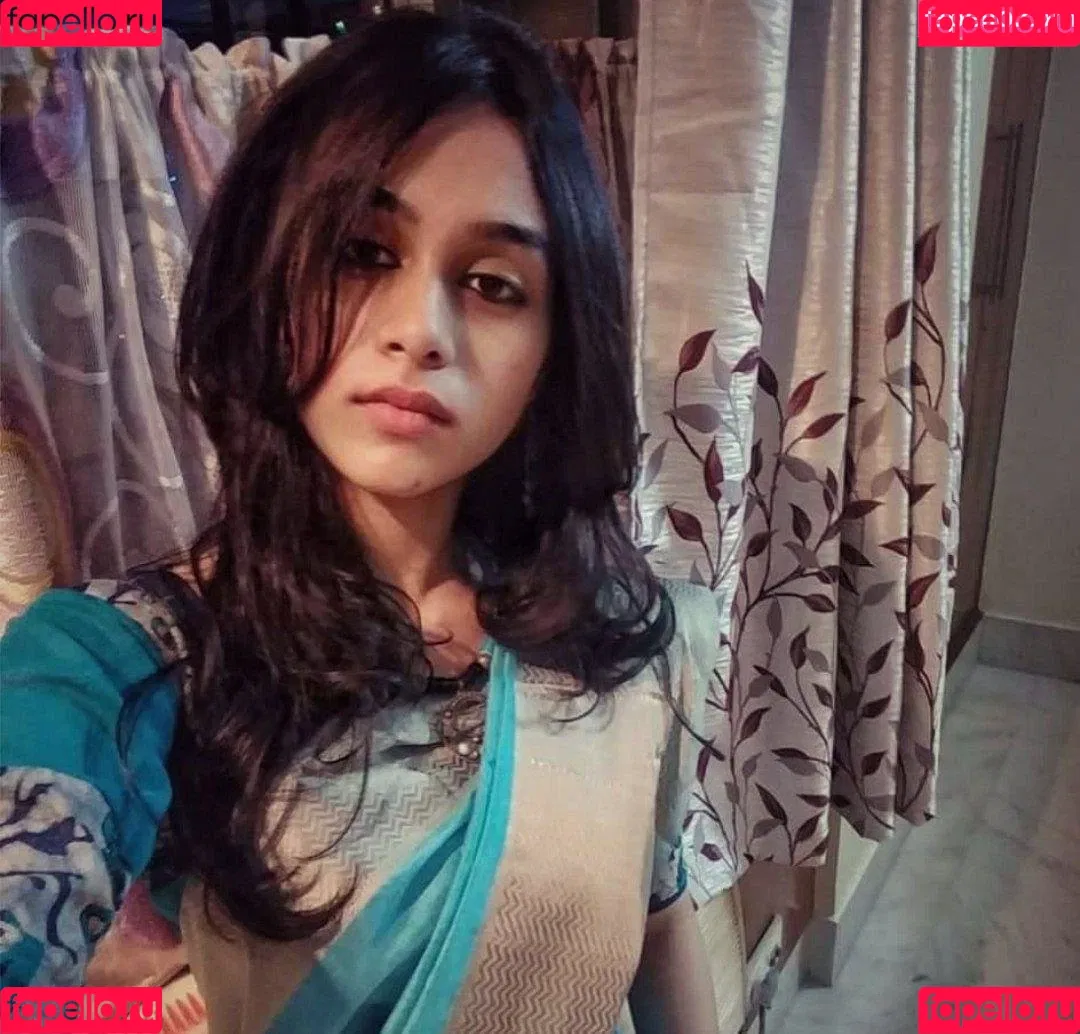 Yajnaseni Onlyfans Photo Gallery 
