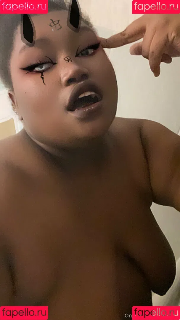 nayizx3 Onlyfans Photo Gallery 