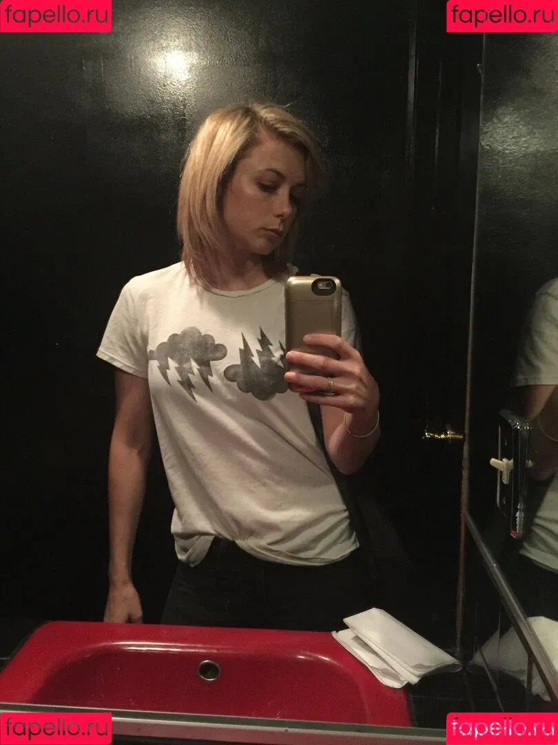 Iliza Shlesinger Onlyfans Photo Gallery 