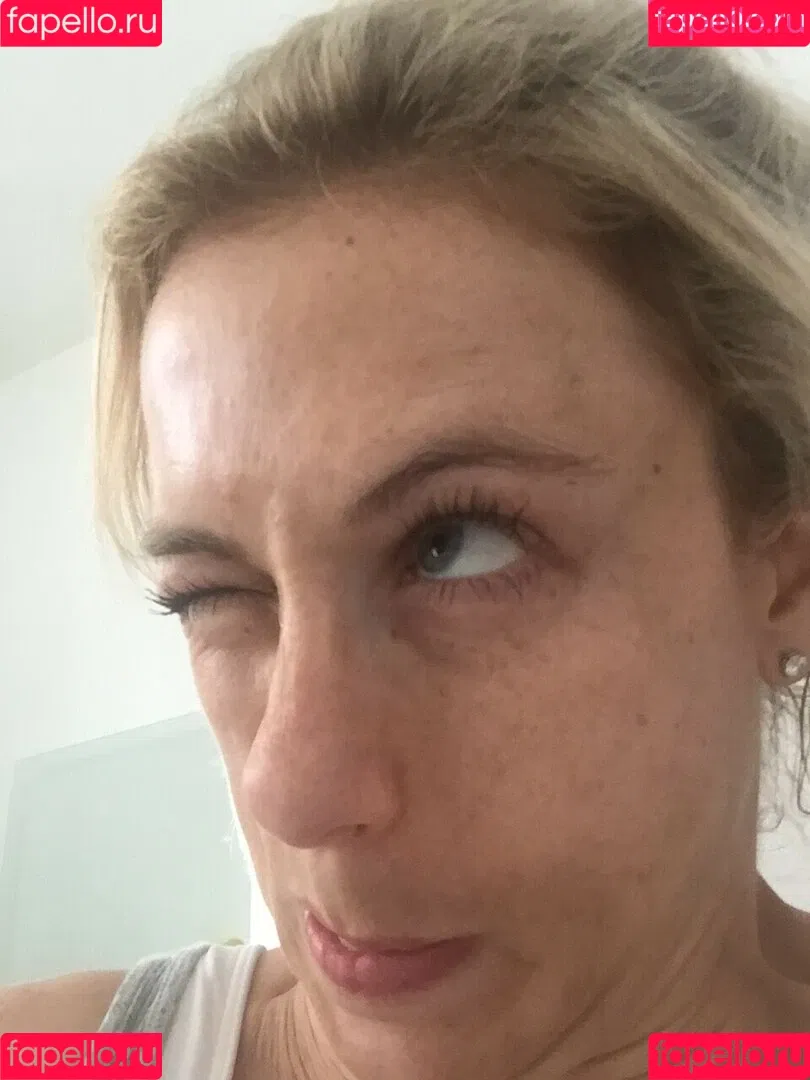 Iliza Shlesinger Onlyfans Photo Gallery 