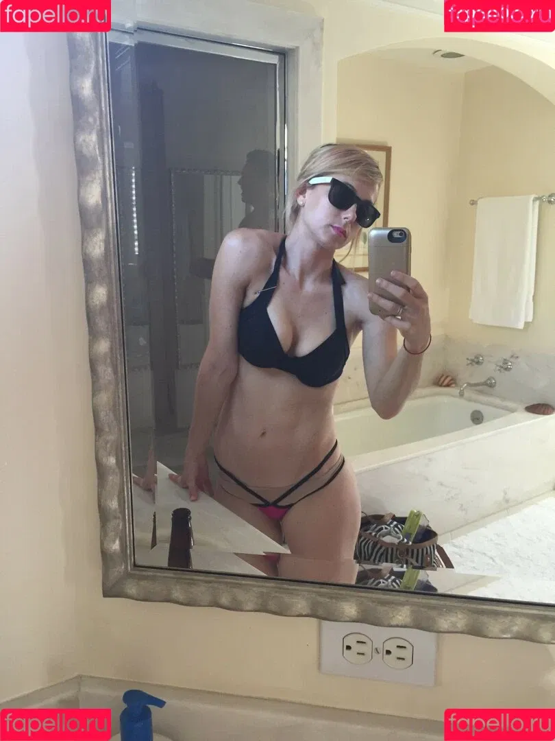 Iliza Shlesinger Onlyfans Photo Gallery 