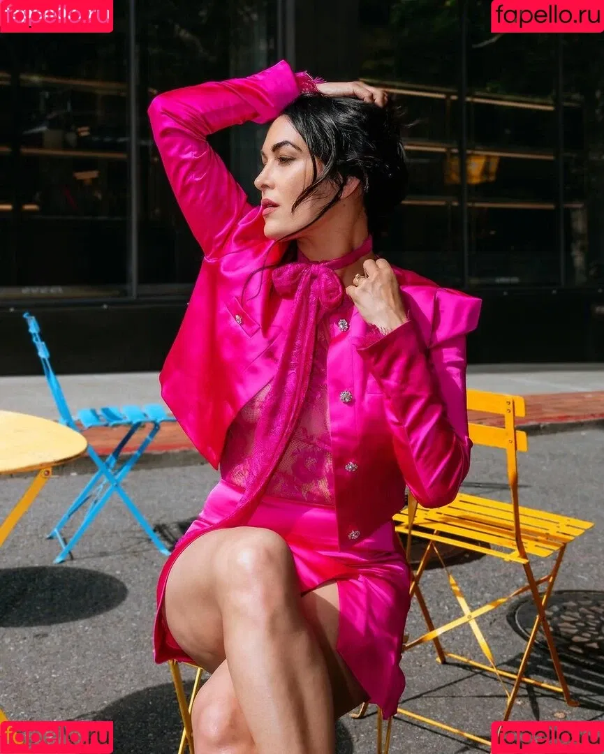 The Bella Twins: Onlyfans Photo Gallery 
