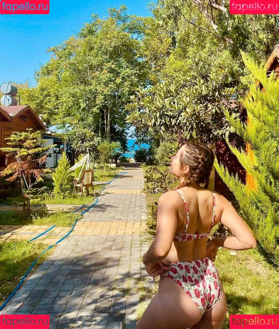 Merve Elmas Onlyfans Photo Gallery 