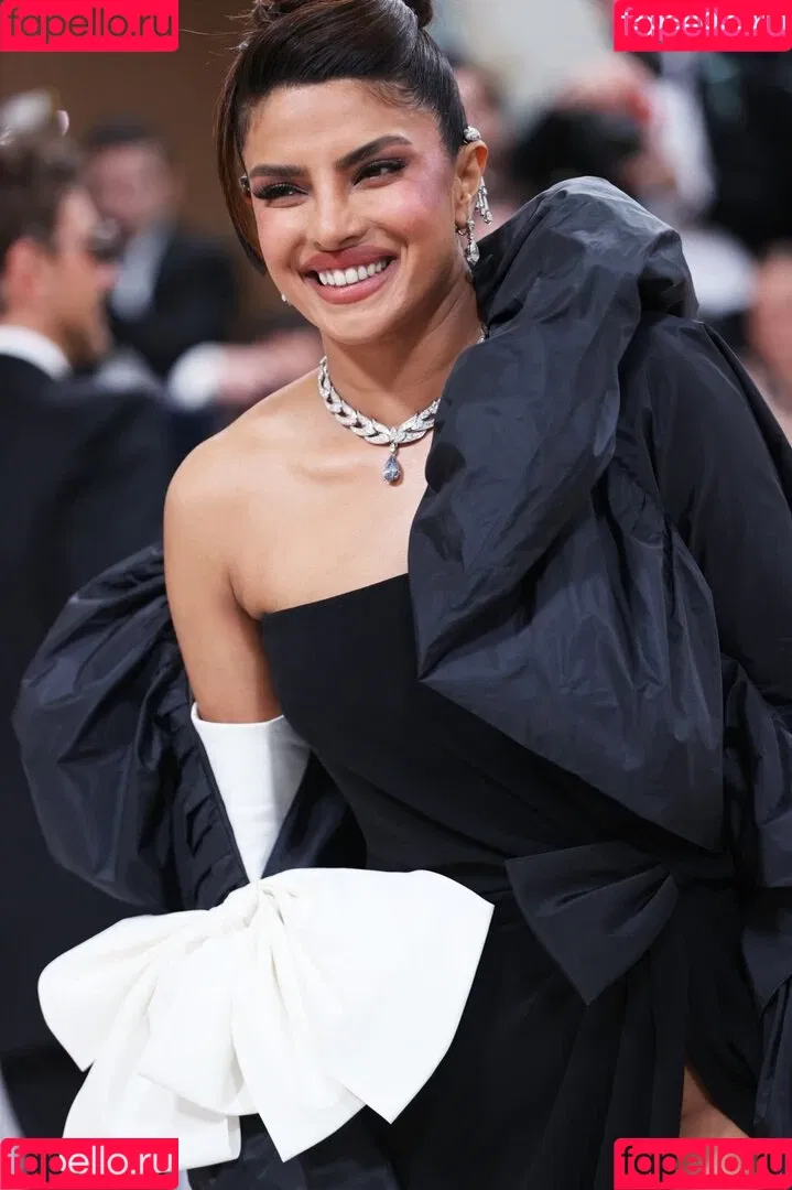Priyanka Chopra Onlyfans Photo Gallery 