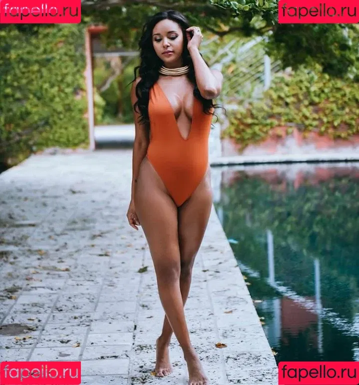 Brandi Rhodes Onlyfans Photo Gallery 