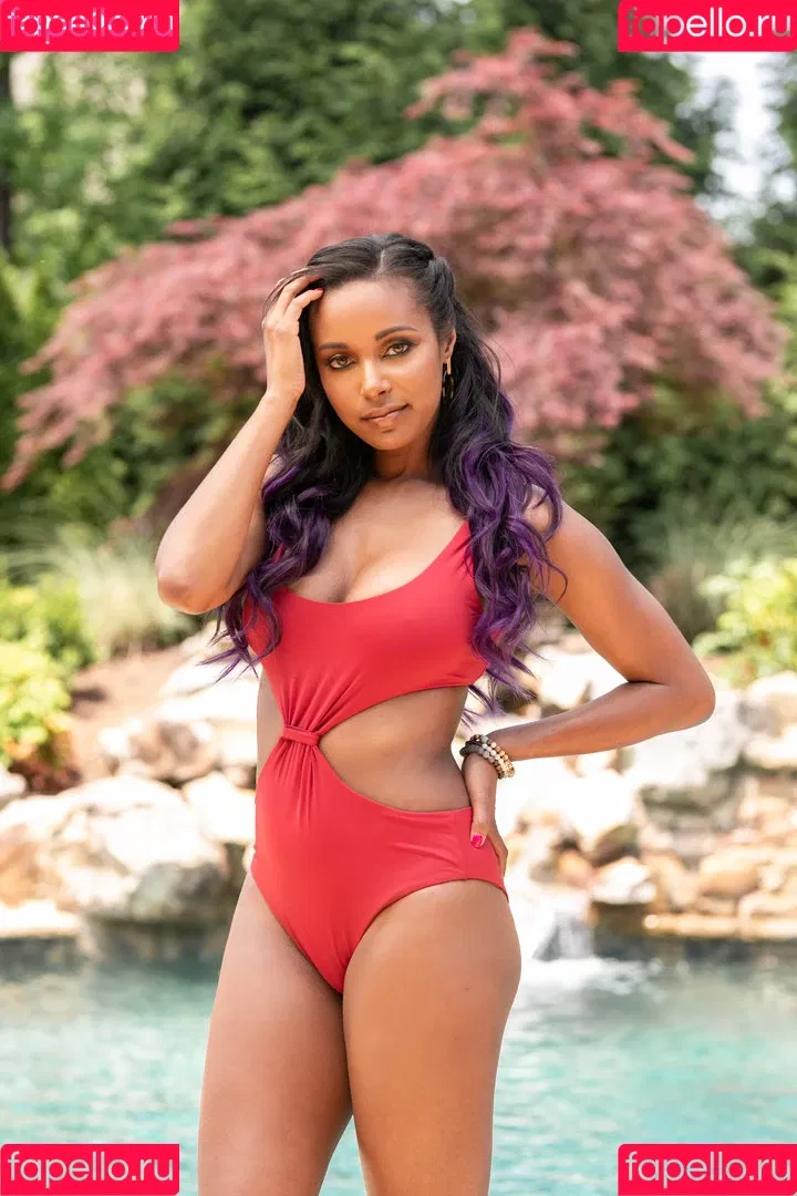 Brandi Rhodes Onlyfans Photo Gallery 