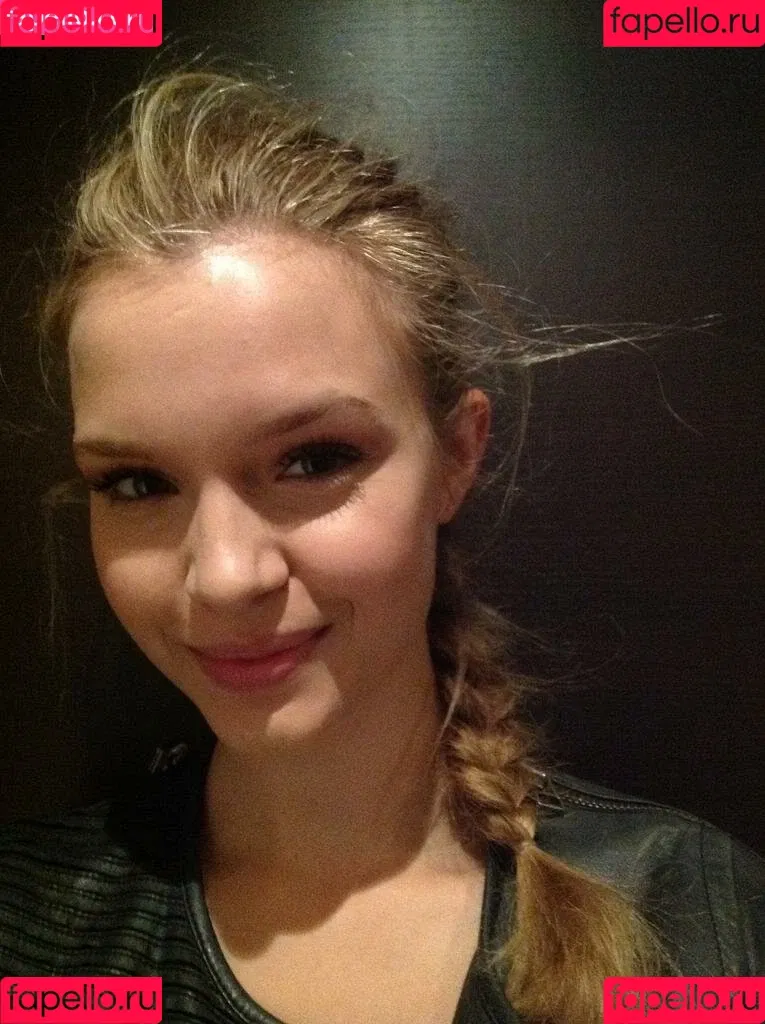 Josephine Skriver Onlyfans Photo Gallery 