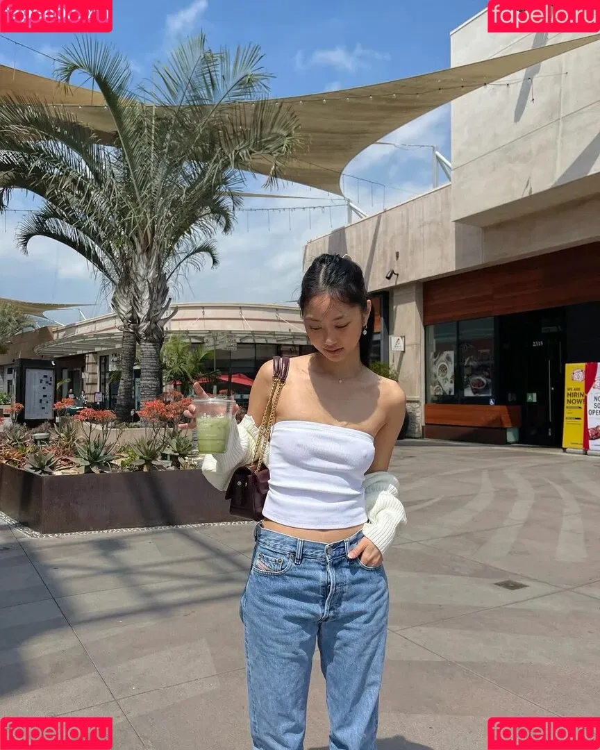 thuvnn Onlyfans Photo Gallery 