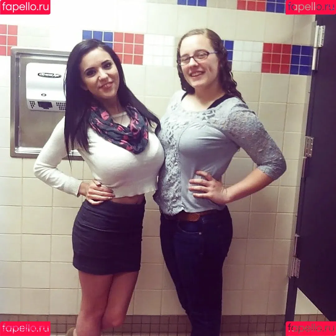 Laura Marie Onlyfans Photo Gallery 