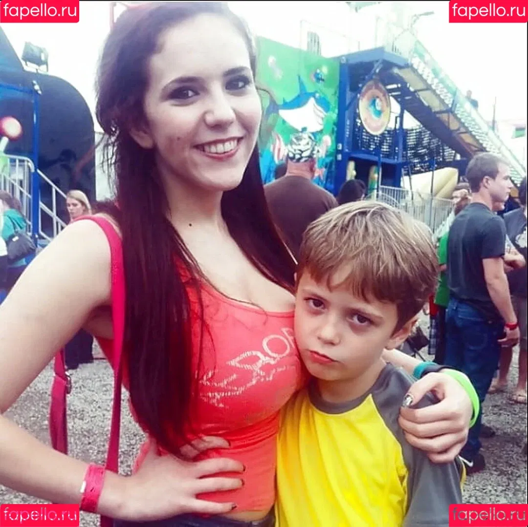 Laura Marie Onlyfans Photo Gallery 