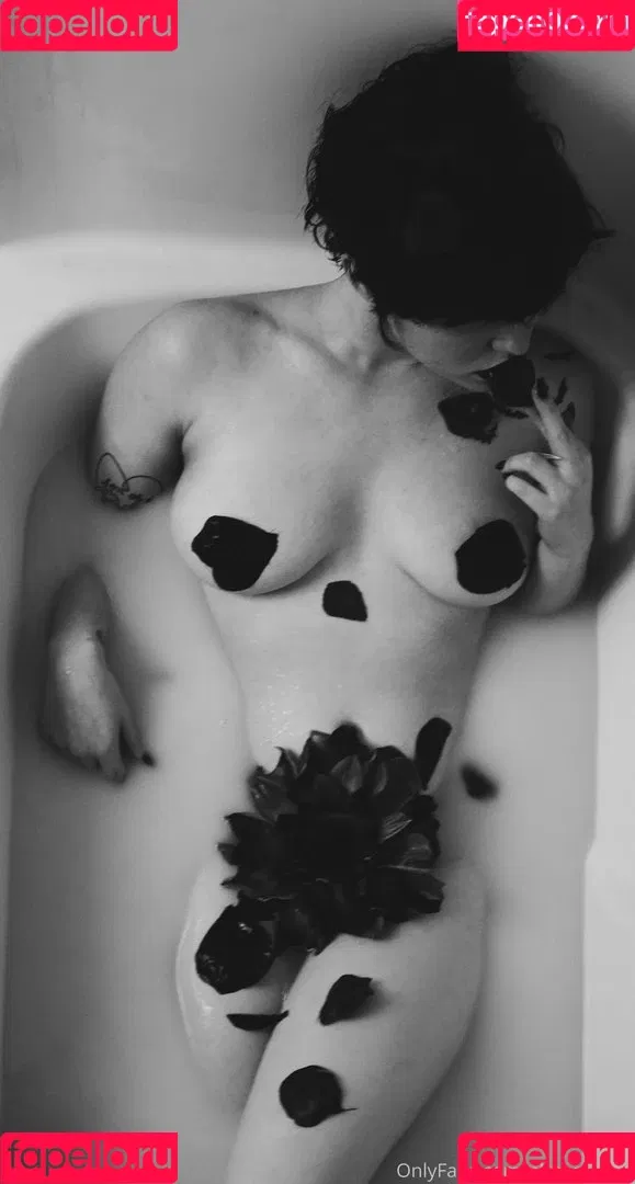Phoenfatale Onlyfans Photo Gallery 