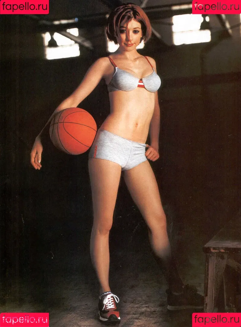 Alyson Hannigan Onlyfans Photo Gallery 