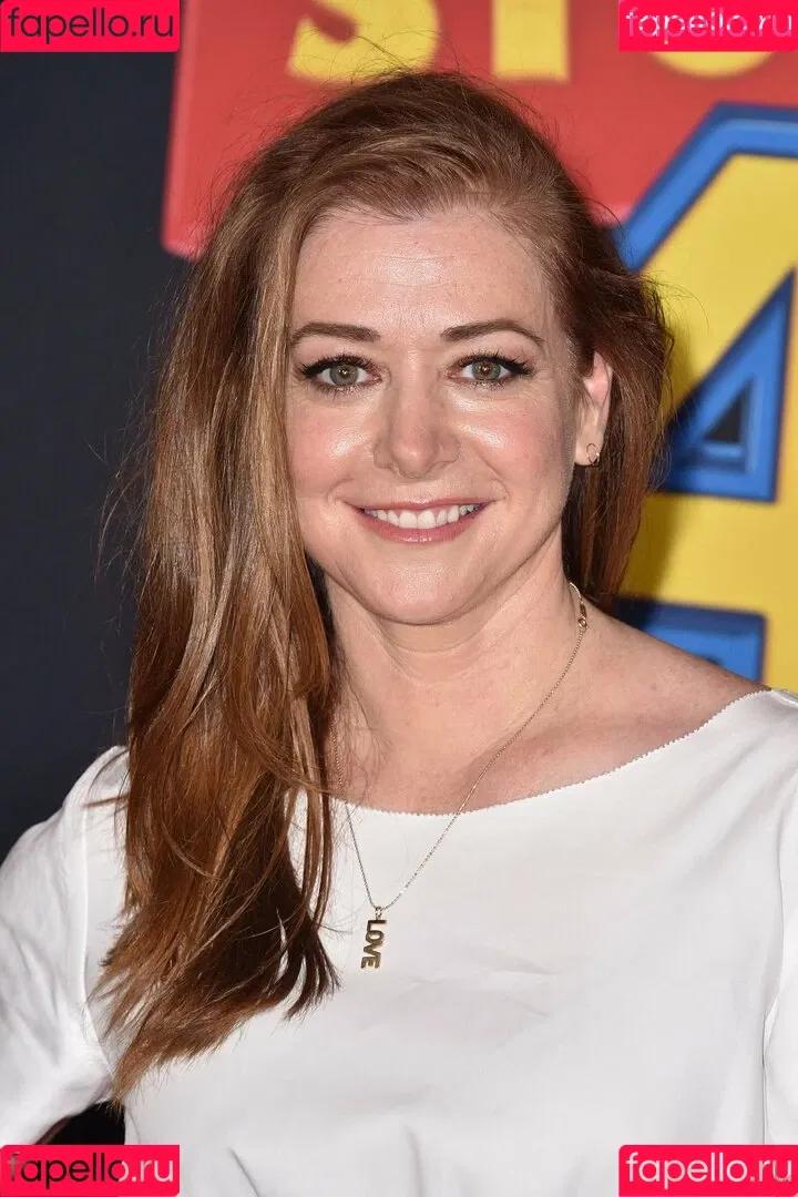 Alyson Hannigan Onlyfans Photo Gallery 