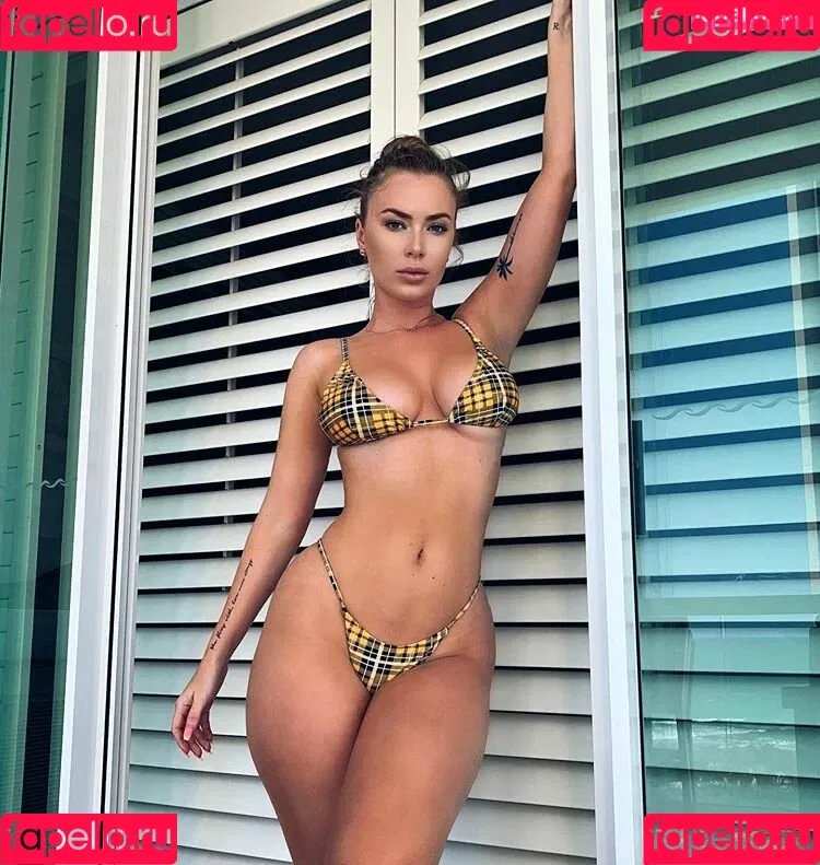 Thalia Hall Onlyfans Photo Gallery 