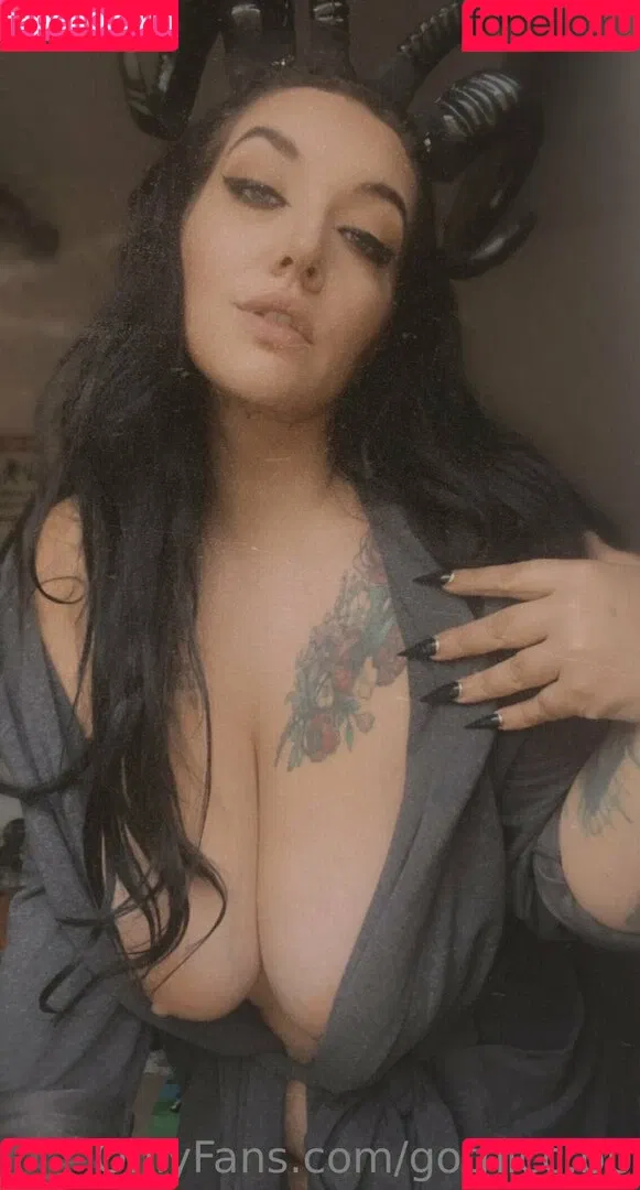 gothicc.bb Onlyfans Photo Gallery 
