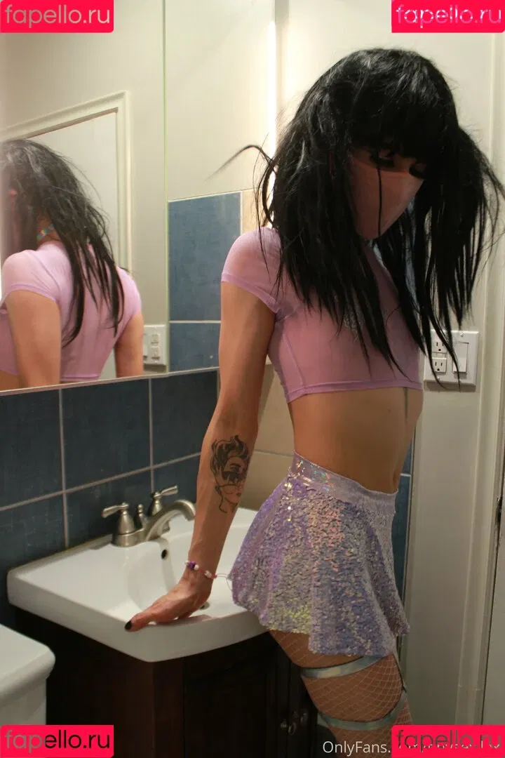tinysexilexi666 Onlyfans Photo Gallery 
