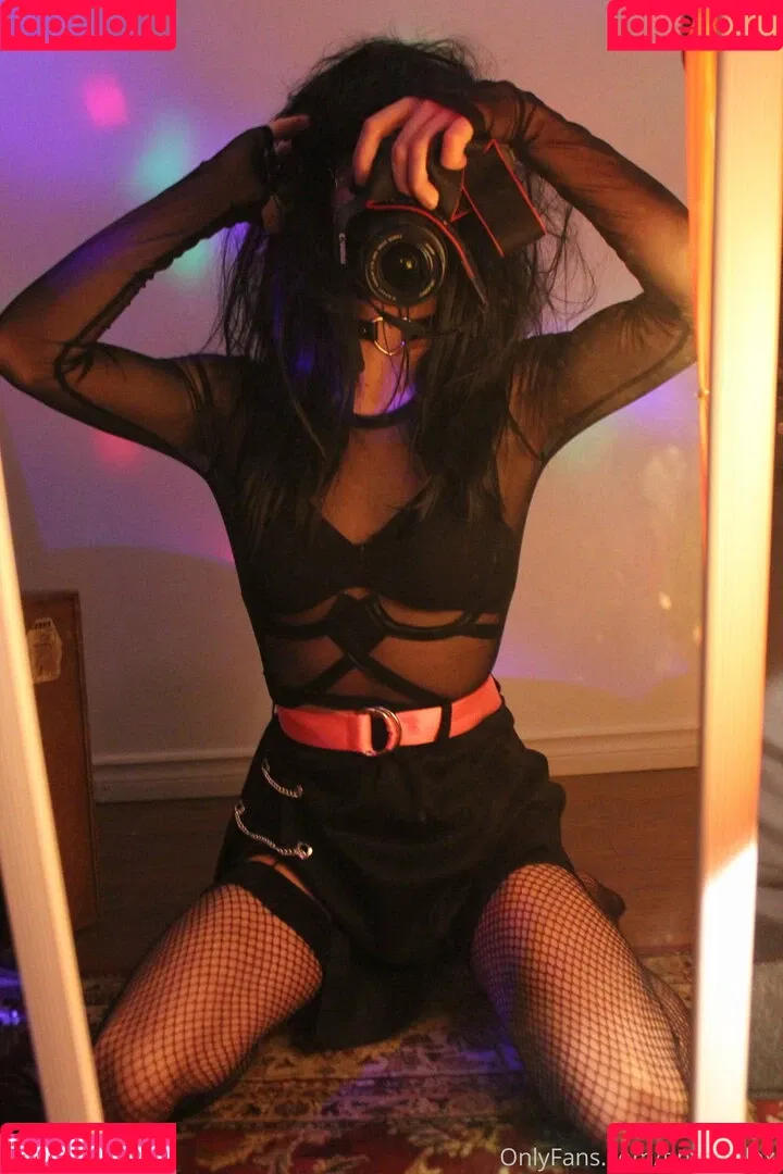 tinysexilexi666 Onlyfans Photo Gallery 