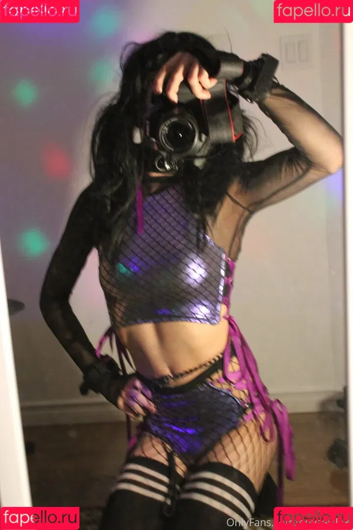 tinysexilexi666 Onlyfans Photo Gallery 