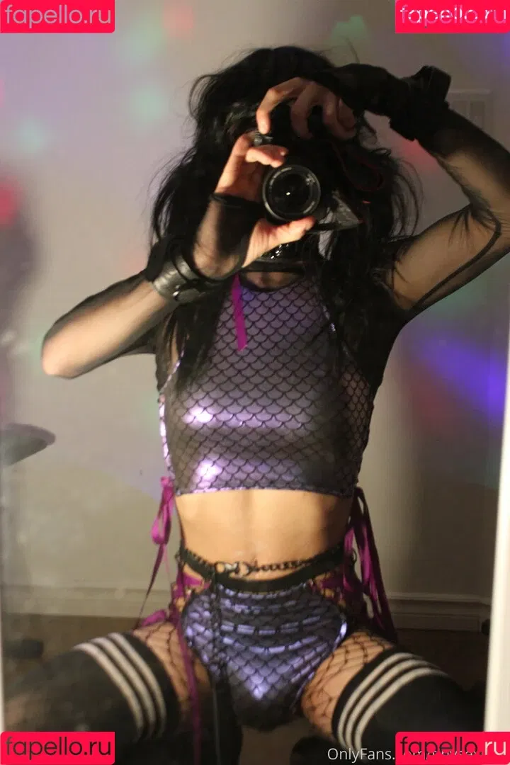 tinysexilexi666 Onlyfans Photo Gallery 