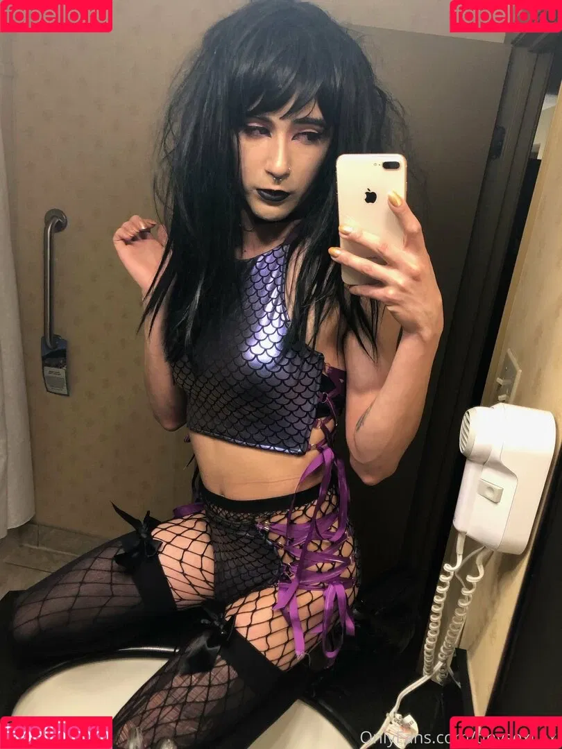 tinysexilexi666 Onlyfans Photo Gallery 