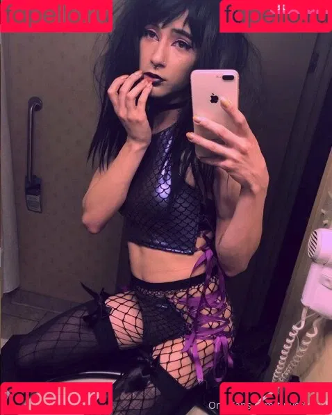 tinysexilexi666 Onlyfans Photo Gallery 