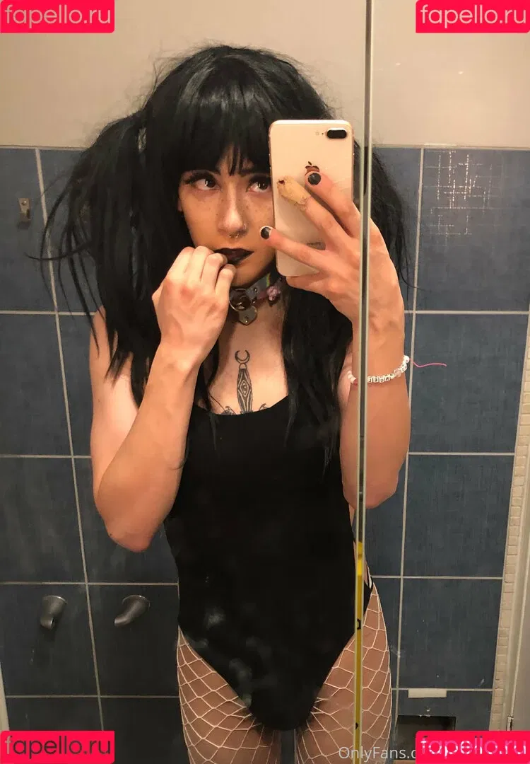 tinysexilexi666 Onlyfans Photo Gallery 