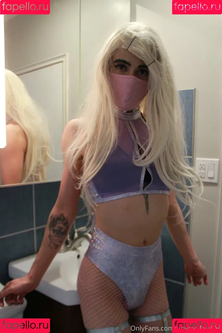 tinysexilexi666 Onlyfans Photo Gallery 