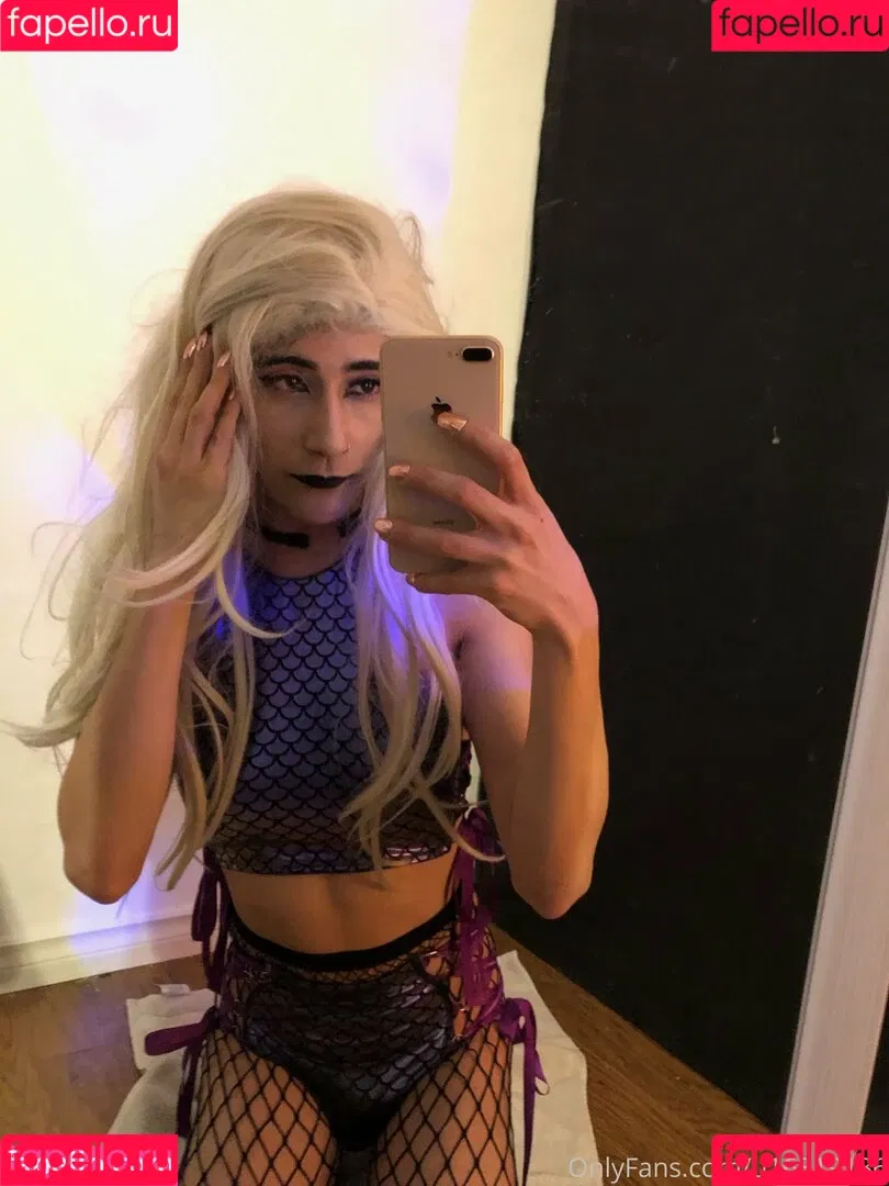 tinysexilexi666 Onlyfans Photo Gallery 