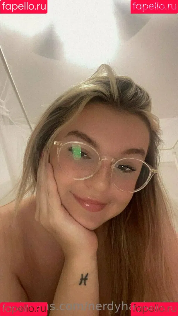 nerdyhayley69 Onlyfans Photo Gallery 