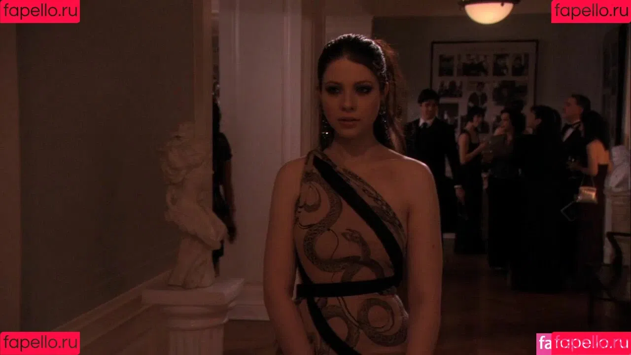 Michelle Trachtenberg Onlyfans Photo Gallery 