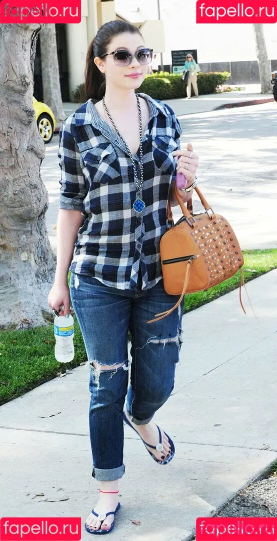 Michelle Trachtenberg Onlyfans Photo Gallery 