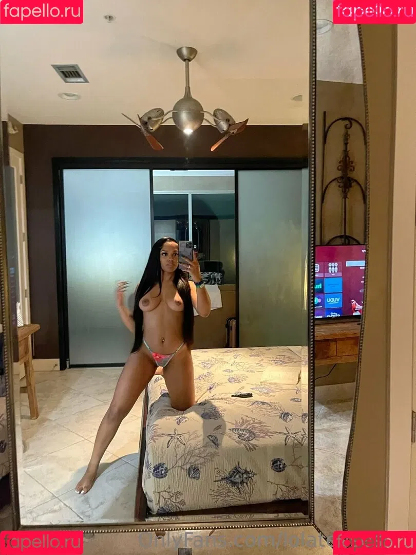Lola Teases Onlyfans Photo Gallery 