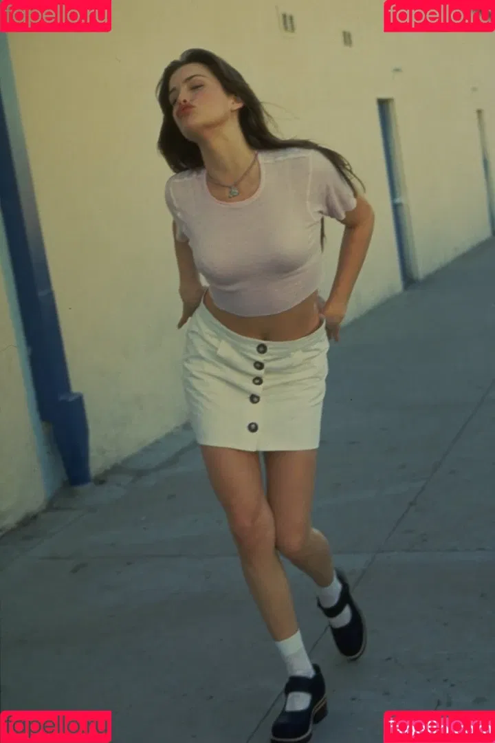 Liv Tyler Onlyfans Photo Gallery 