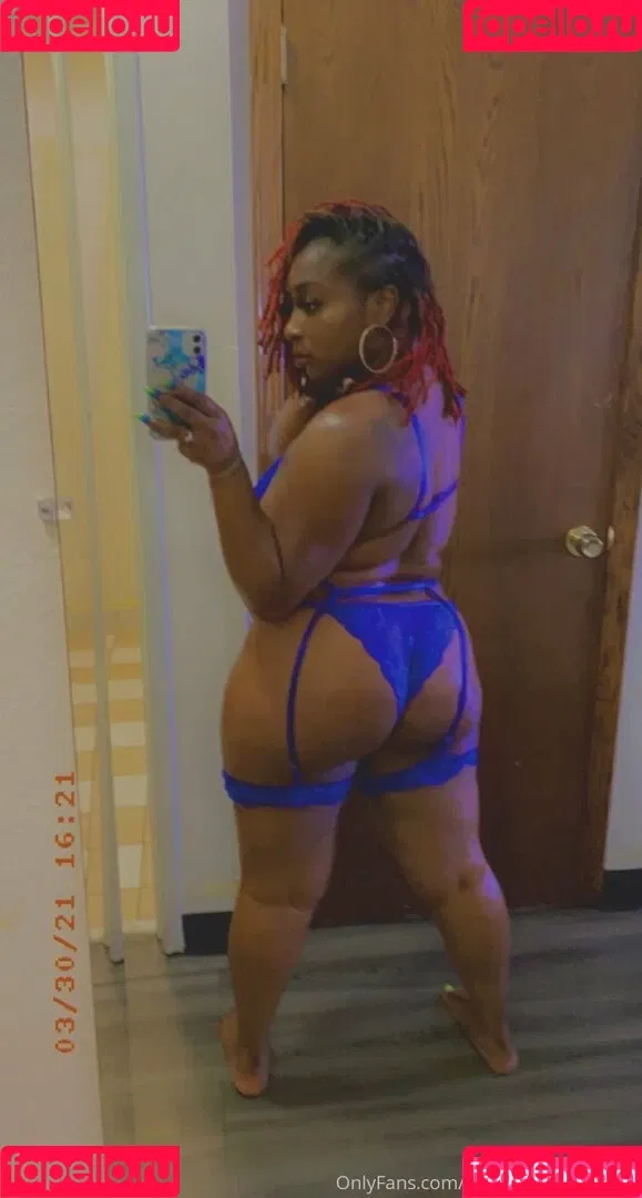 mzstrawberryhenny Onlyfans Photo Gallery 