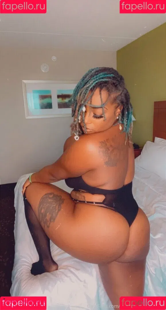 mzstrawberryhenny Onlyfans Photo Gallery 