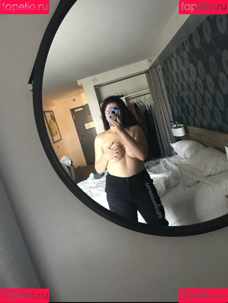 serenasoles99 Onlyfans Photo Gallery 