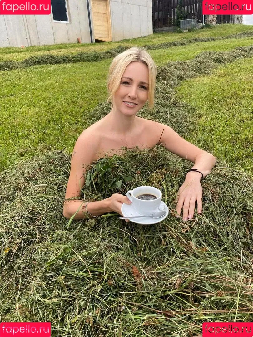 Melissa Naschenweng Onlyfans Photo Gallery 