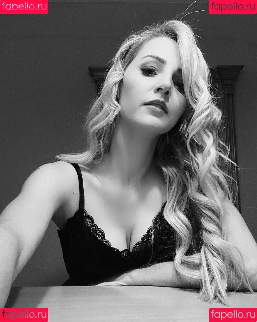 Melissa Naschenweng Onlyfans Photo Gallery 