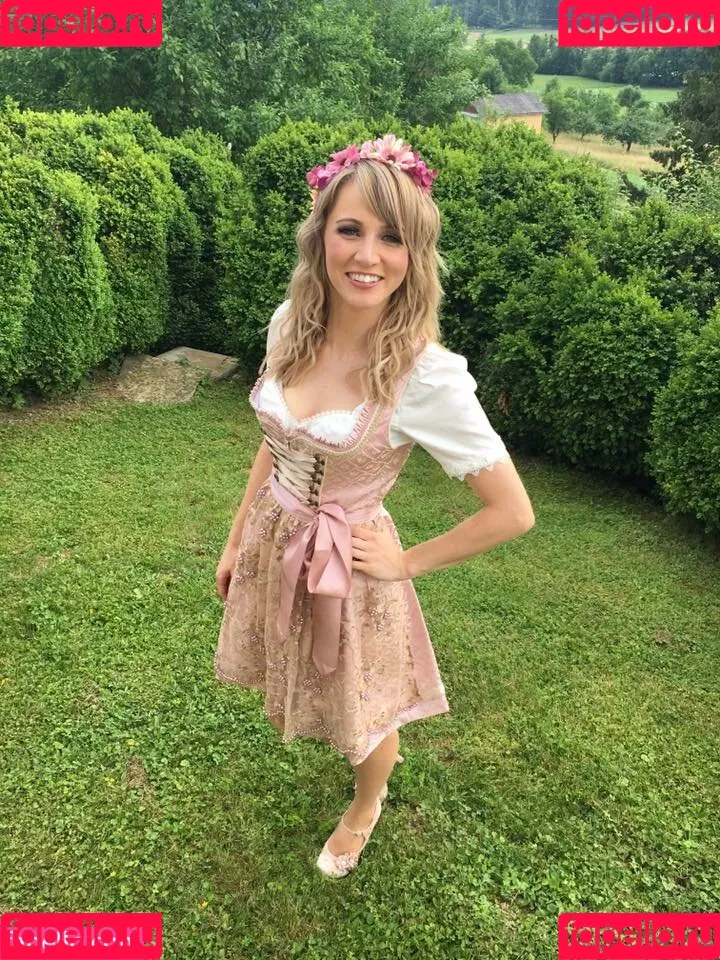 Melissa Naschenweng Onlyfans Photo Gallery 