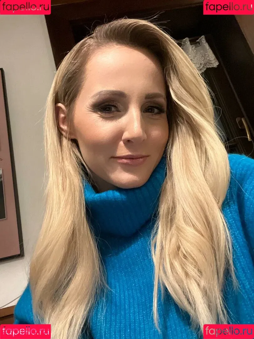 Melissa Naschenweng Onlyfans Photo Gallery 