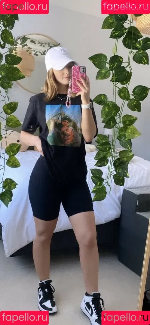 Meg_155 Onlyfans Photo Gallery 