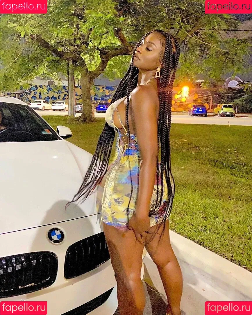 Babeth Lando Onlyfans Photo Gallery 