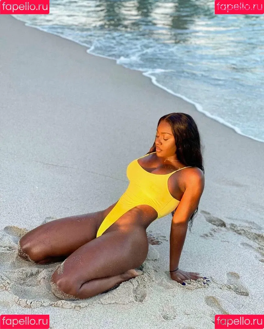 Babeth Lando Onlyfans Photo Gallery 