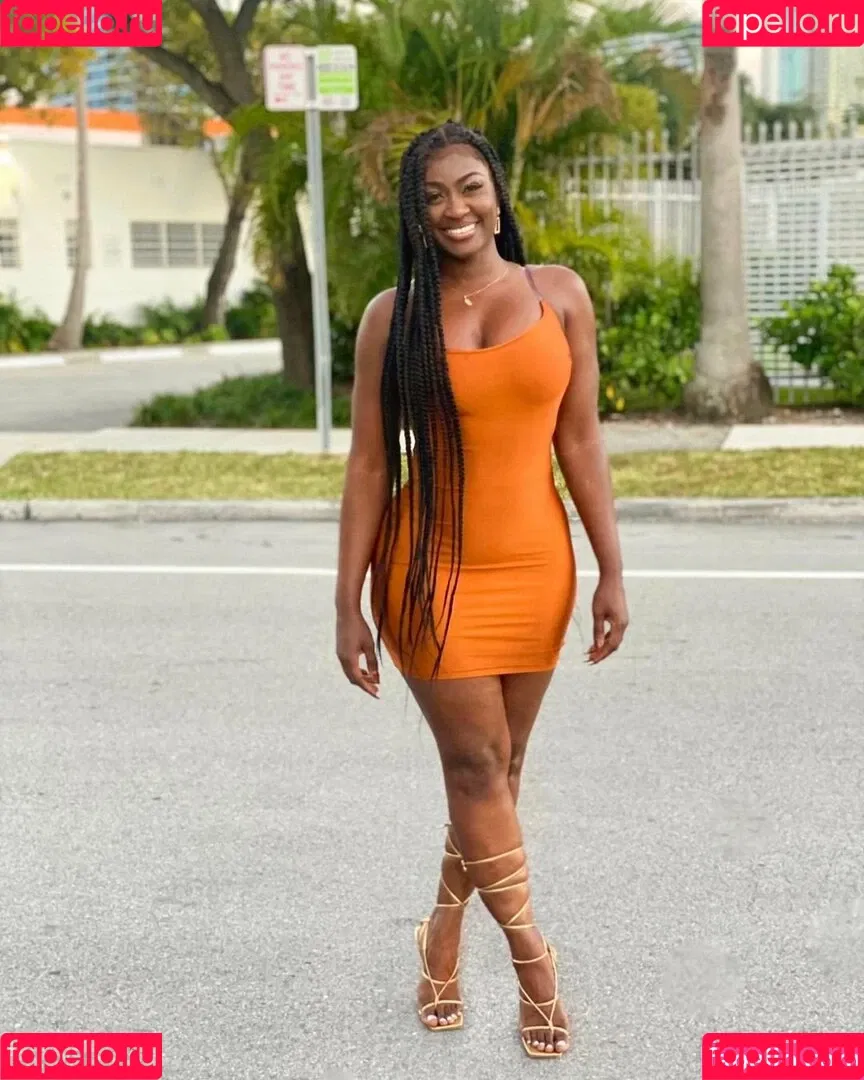 Babeth Lando Onlyfans Photo Gallery 