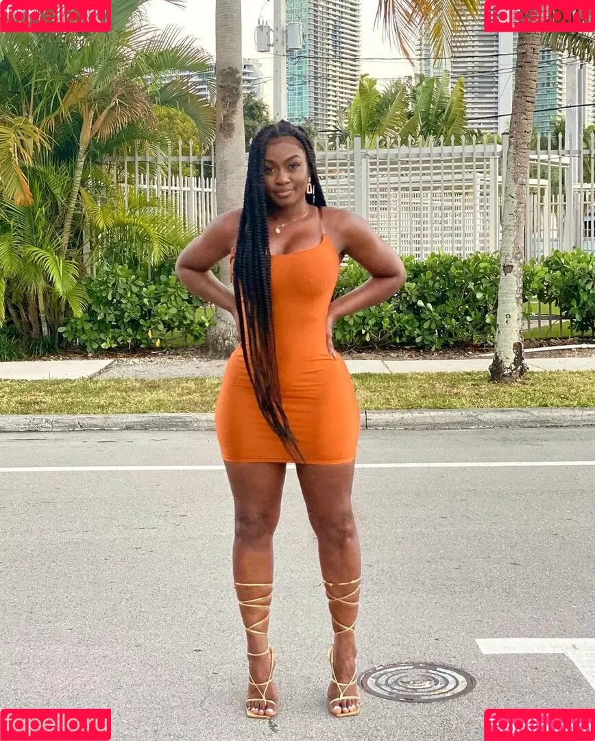 Babeth Lando Onlyfans Photo Gallery 