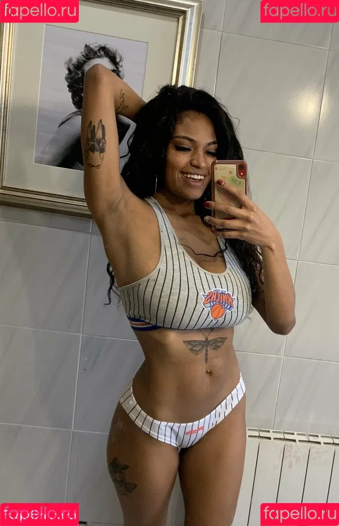 TinaFire Onlyfans Photo Gallery 
