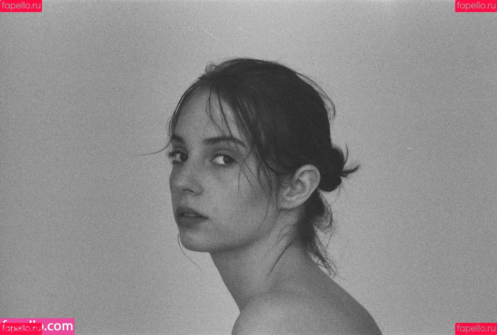 Maya Hawke Onlyfans Photo Gallery 