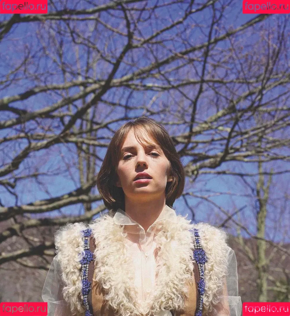 Maya Hawke Onlyfans Photo Gallery 